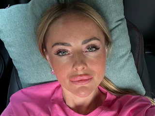 Emmaaaa Live Cam