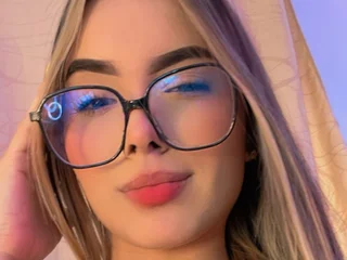 CarolinaaCute Live Cam