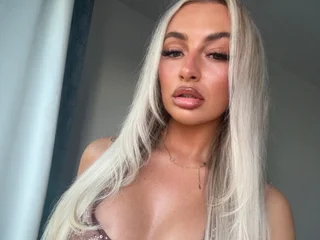 PlatinumSiren Live Cam