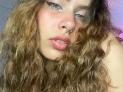 HoneyPoison Live Cam