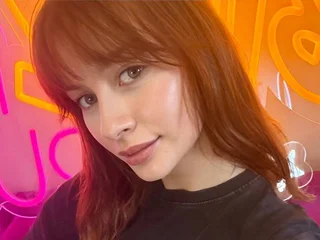 PaintMeWild Live Cam