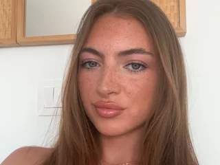 PetiteLilyUK Live Cam