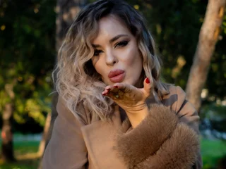 Rosemaryevan Live Cam