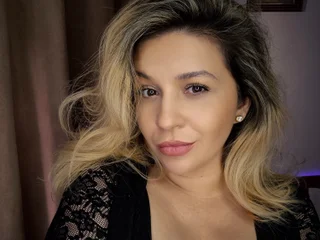 BlondeMuse Live Cam