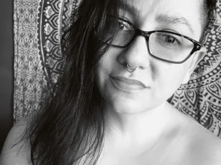 CuddlyLittleDemon Live Cam