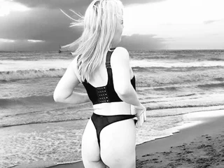 IvoryStripes Live Cam