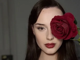 LadyHennieFaye Live Cam