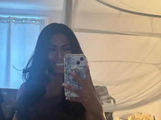 Selena_M Live Cam