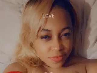 SweetRedPeach Live Cam