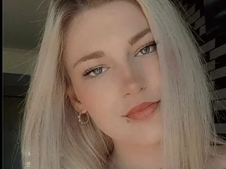 Nerdyandninteen Live Cam