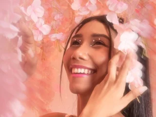 PetiiteCandy Live Cam