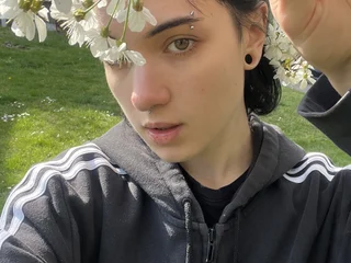 r_eva_lation Live Cam