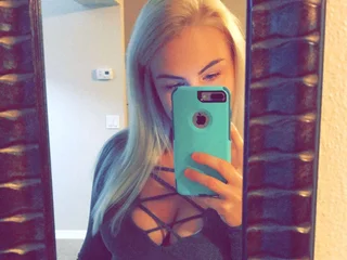 BadGirlHalexxx Live Cam