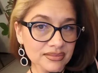 ClassybutNaughty Live Cam
