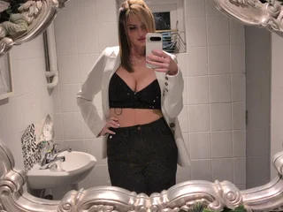 GoddessEvie Live Cam