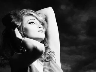 Lustfulluna Live Cam