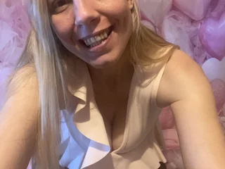 RolePlayingLucy Live Cam