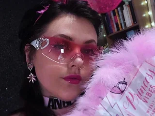 AngelWakes Live Cam
