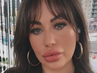 BellaStClair Live Cam