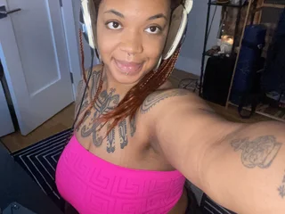 em0tits98 Live Cam