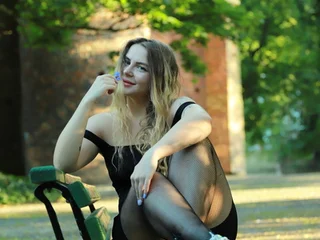 eroticxxZOEY Live Cam