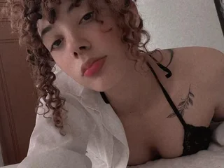 LioraVelvetC Live Cam