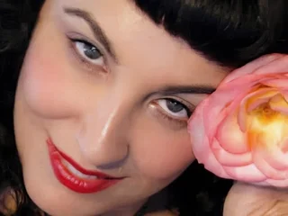Claudine Live Cam