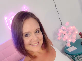CourtneyLynn Live Cam