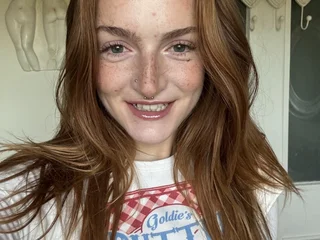 HoneySuckleUK Live Cam