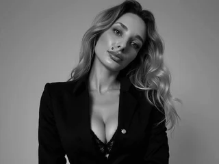 MarilynDevilishlyDivine Live Cam