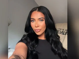 PrettynaughtyLacey Live Cam