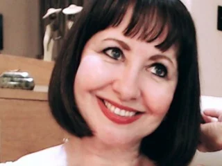 SaucyMilfSophia Live Cam