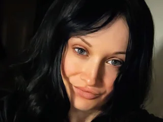 Curvesofnicole Live Cam