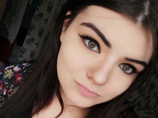 EmilyEvertt Live Cam