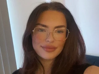 LongLegsLauraXXX Live Cam