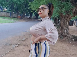 MissElegance1st Live Cam