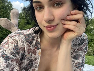 r_eva_lation Live Cam r_eva_lation Live Cam