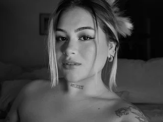 Ela_Curvy Live Cam