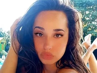 RachelleDomme Live Cam